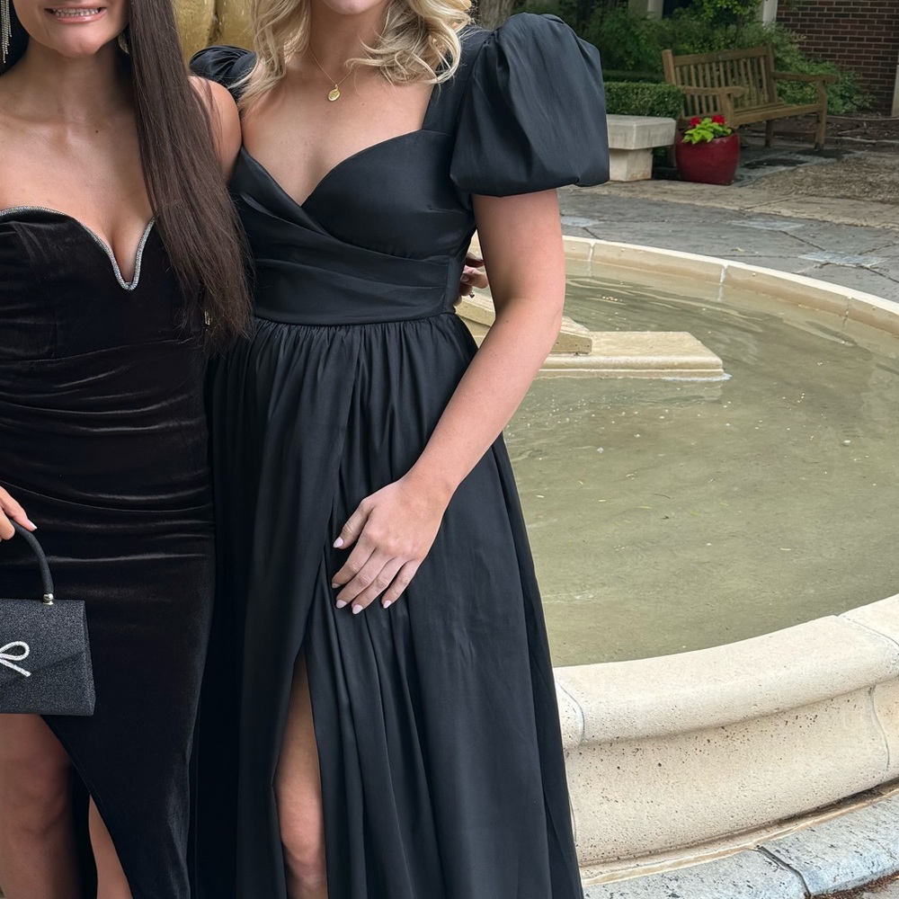 Black puff sleeve, prom dress, full length - Picture 3 of 4